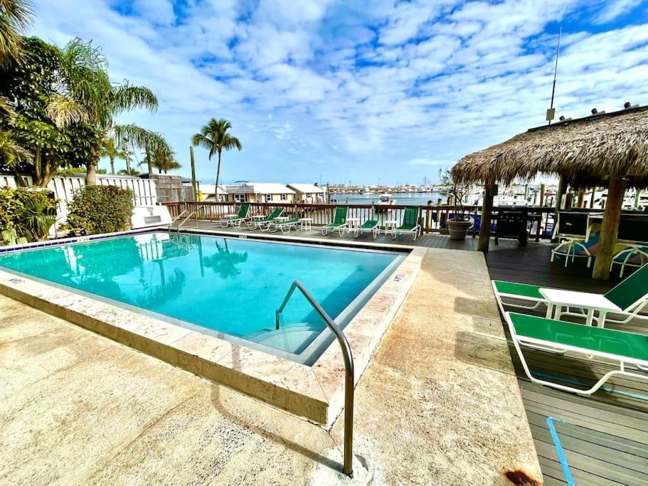 Eleuthera - 2X2 Fully Updated Old Town Waterfront Corner Condo Cayo Hueso Exterior foto